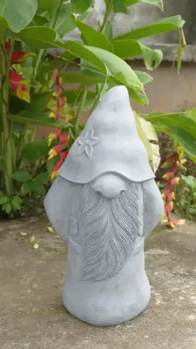 Artikelbild des Artikels “Gwydion - Stehender Zauberer, 40,5cm H | Steinguss “